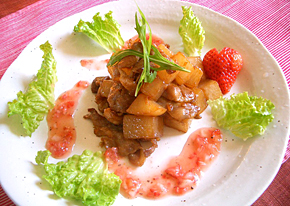 大根と豚肉の和風ソテー いちごソース